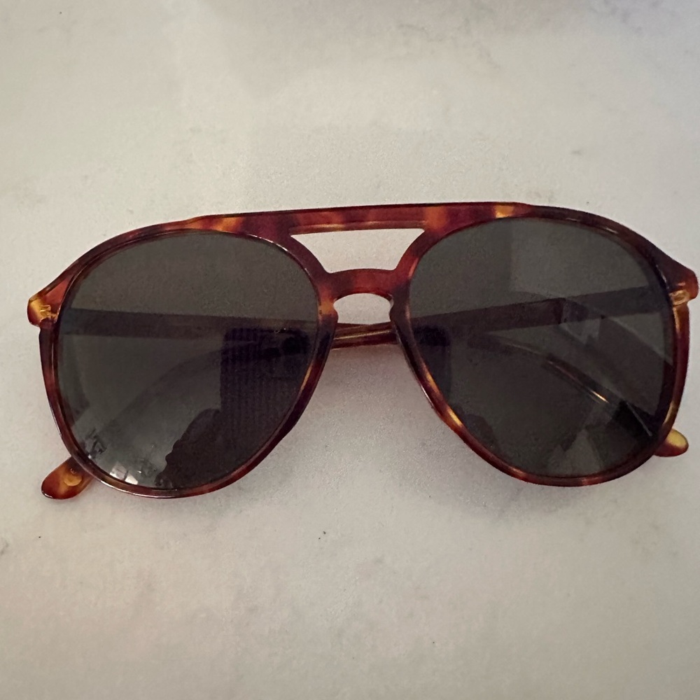 Wilfdox Classic Tortoise Shell Sunglasses
